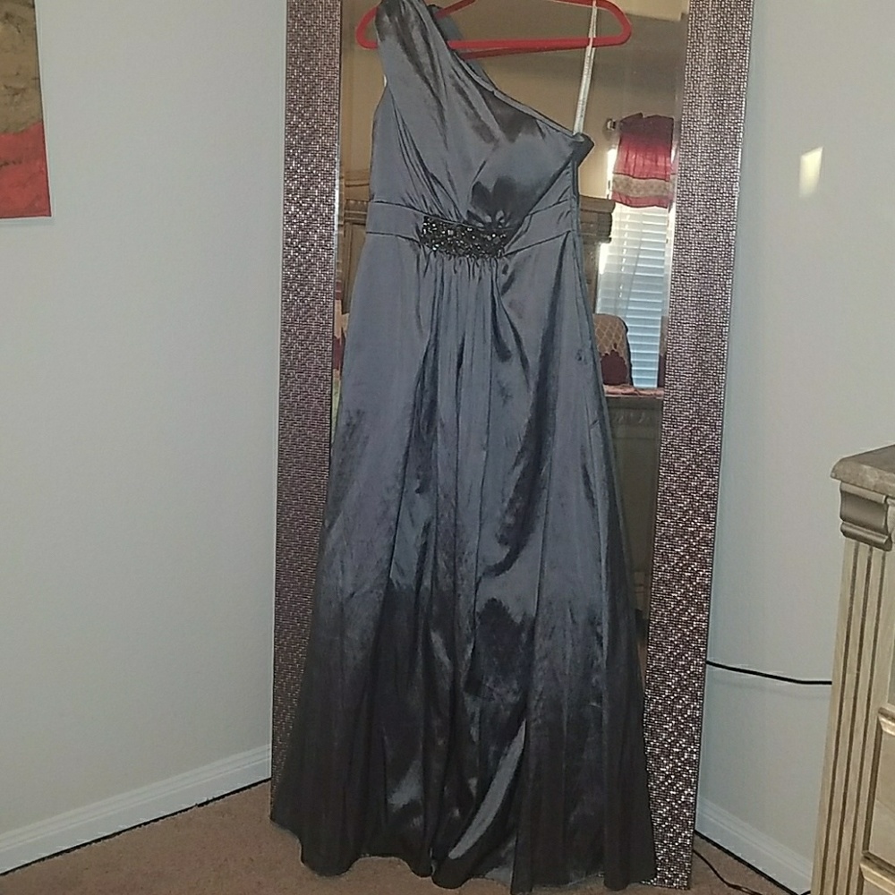 Beautiful evening gown...EUC!!